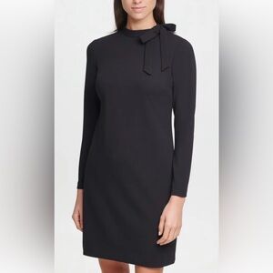 🌺 Hibiscus Pink Tie Neck Long Sleeve
Dress by Calvin Klein Size 10